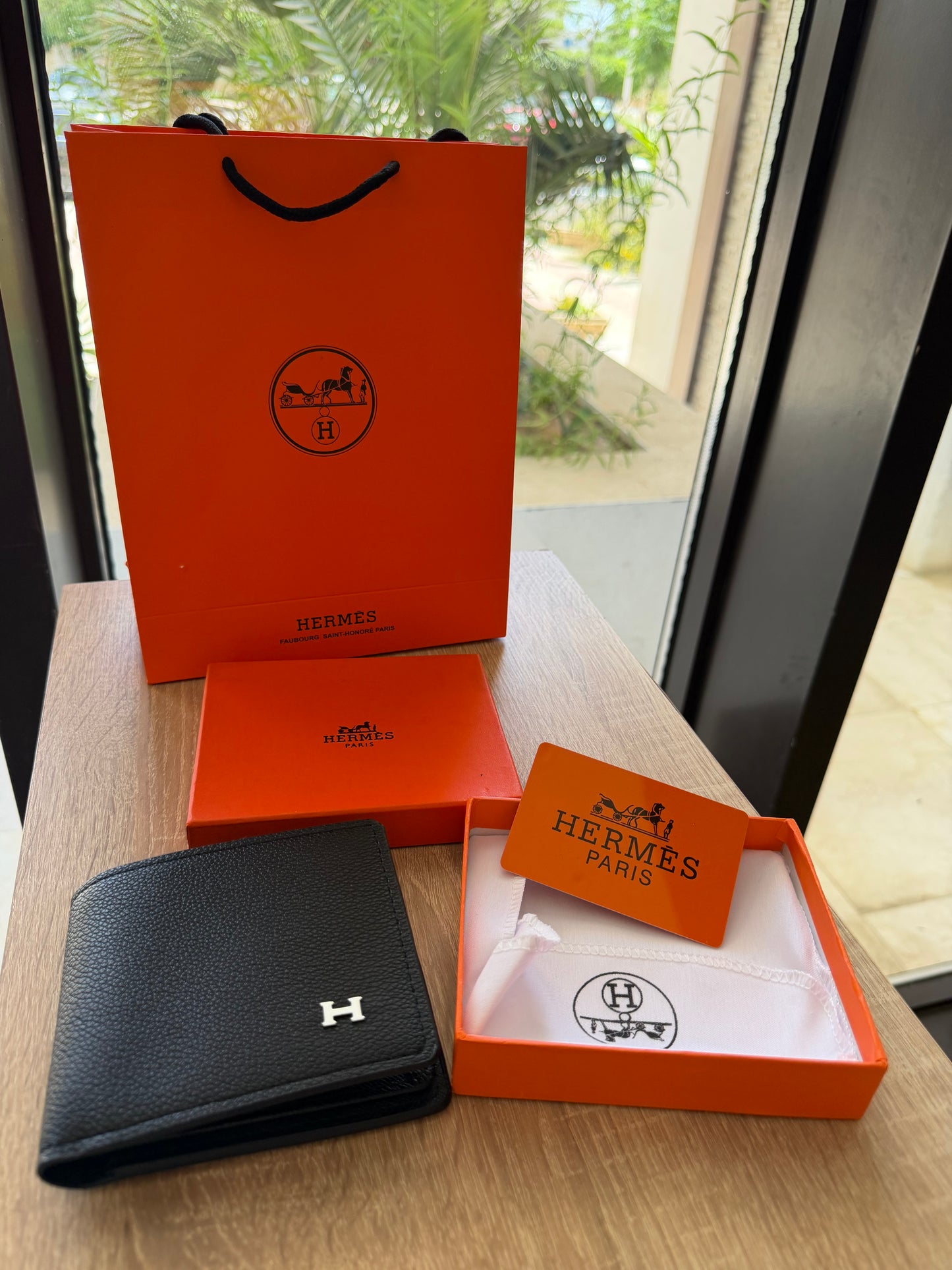 Pack Portemonnaie hermes noir similicuir et bracelet hermes acier inoxydable stanless steel matière
