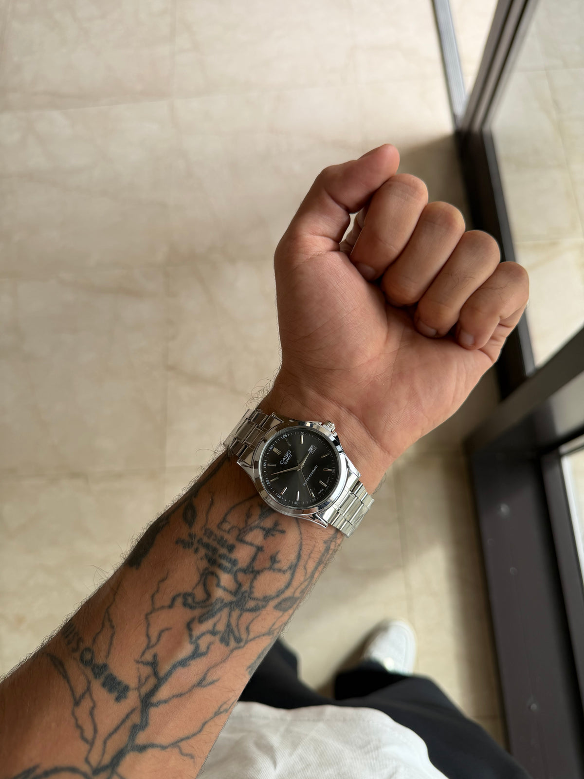 Casio Quartz Cadran Noir – Acier Argenté