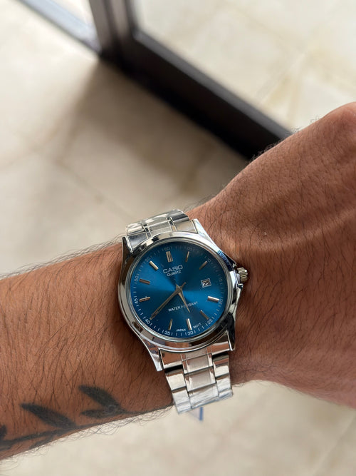 Casio Quartz Cadran Bleu – Acier Argenté