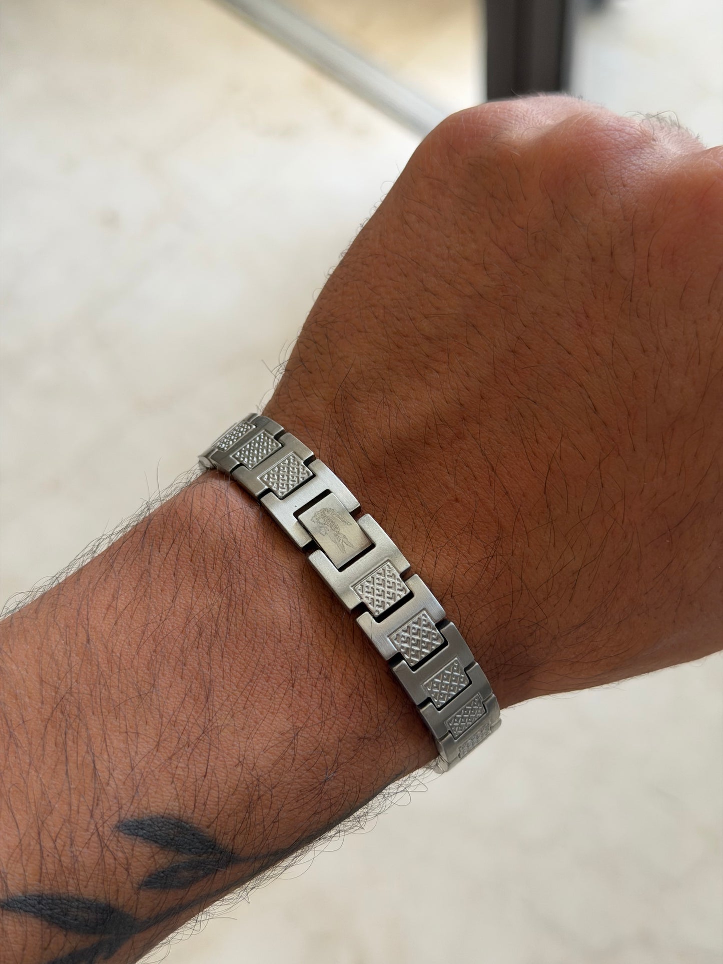 Deux bracelets Lacoste pour couple en acier inoxydable stanless steel matière