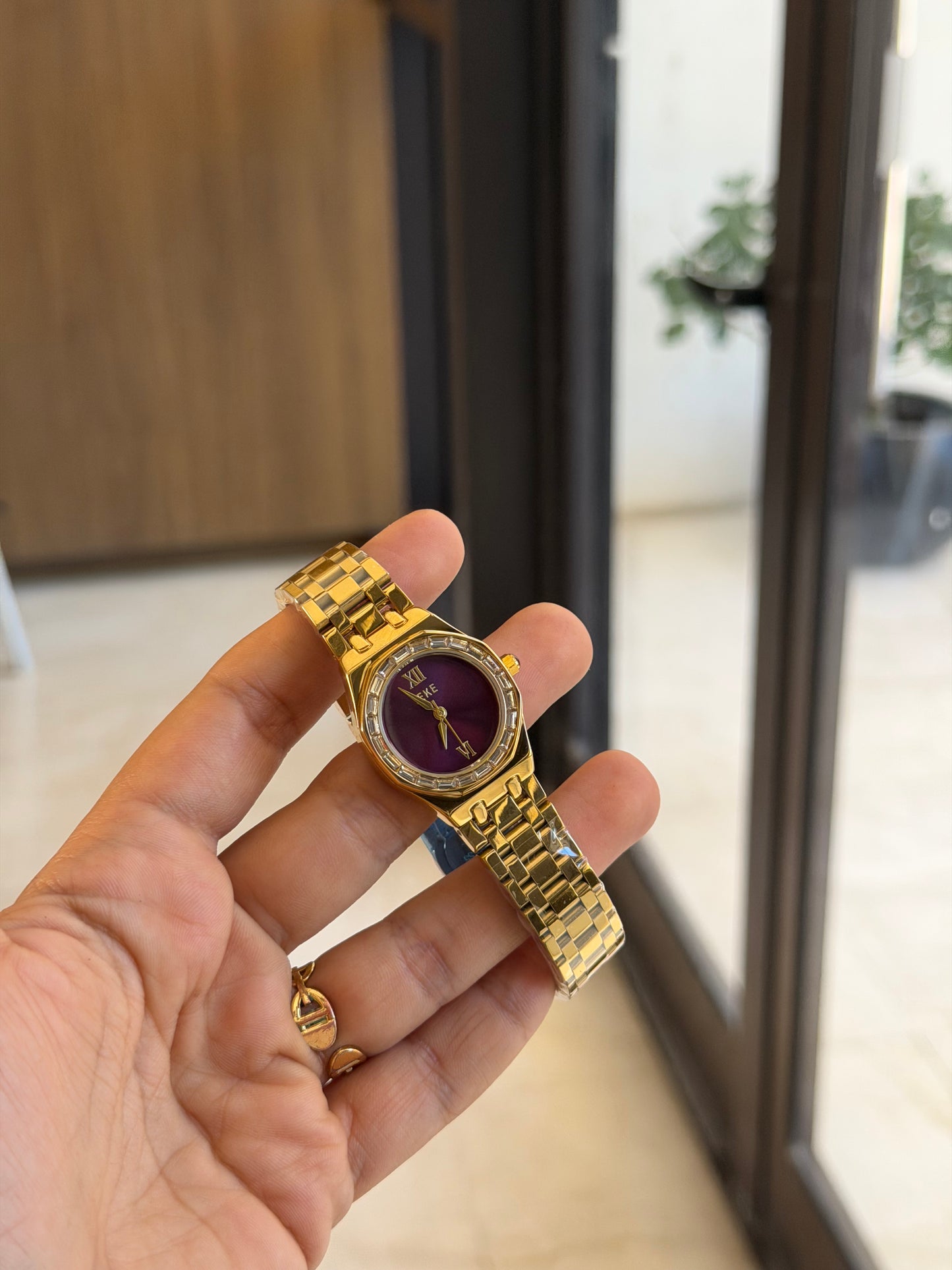 Ieke Gold et Burgandy femme