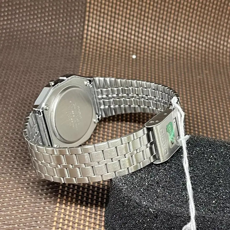 Montre Casio Numérique Rétro Homme – Acier Inoxydable, Étanche, Style Vintage