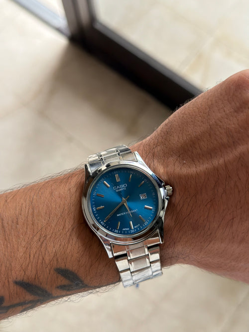 Casio Quartz Cadran Bleu – Acier Argenté