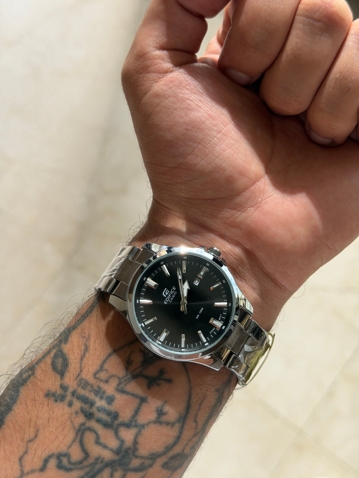 Casio Edifice Cadran Noir – Acier Argenté