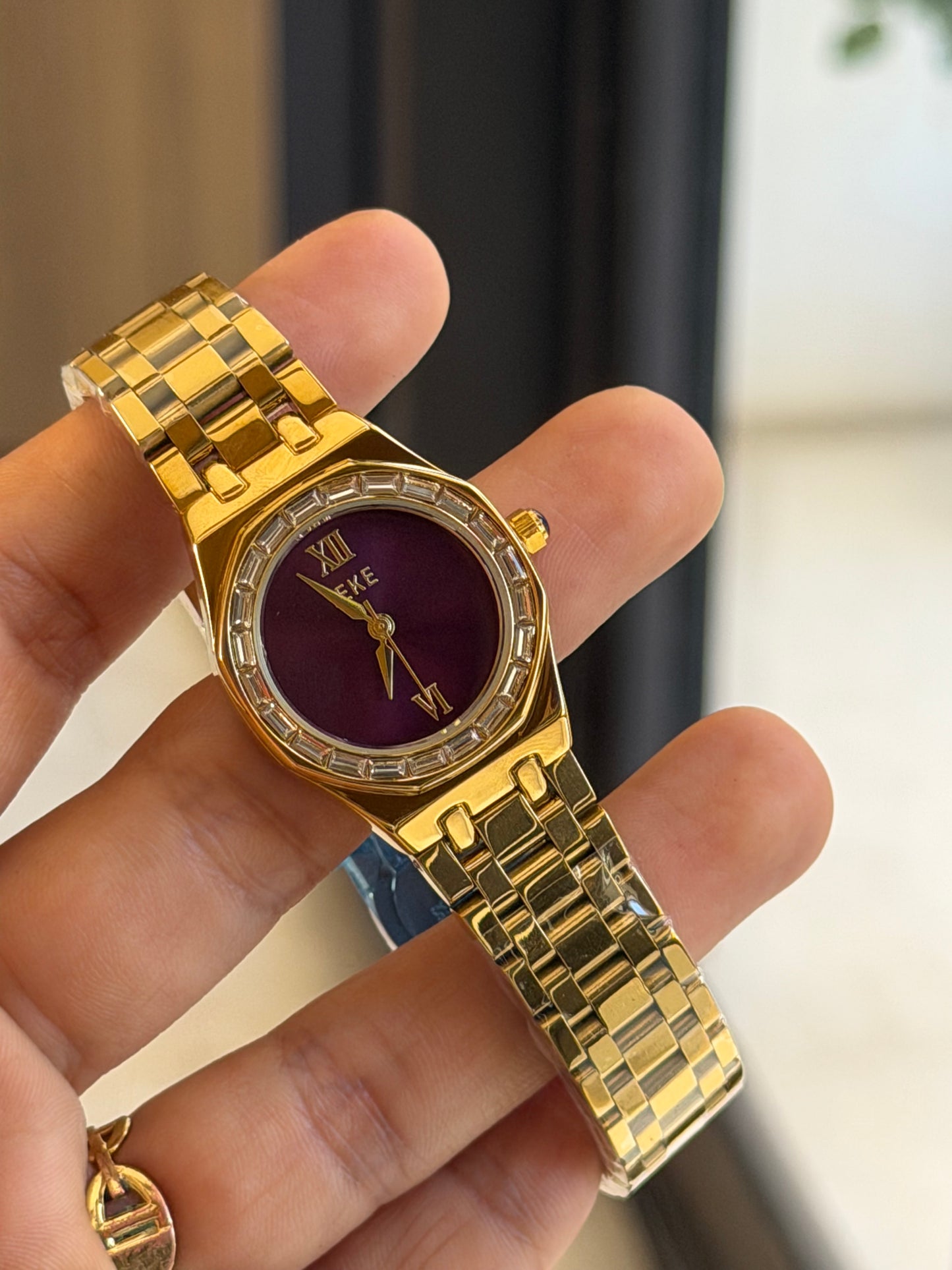 Ieke Gold et Burgandy femme