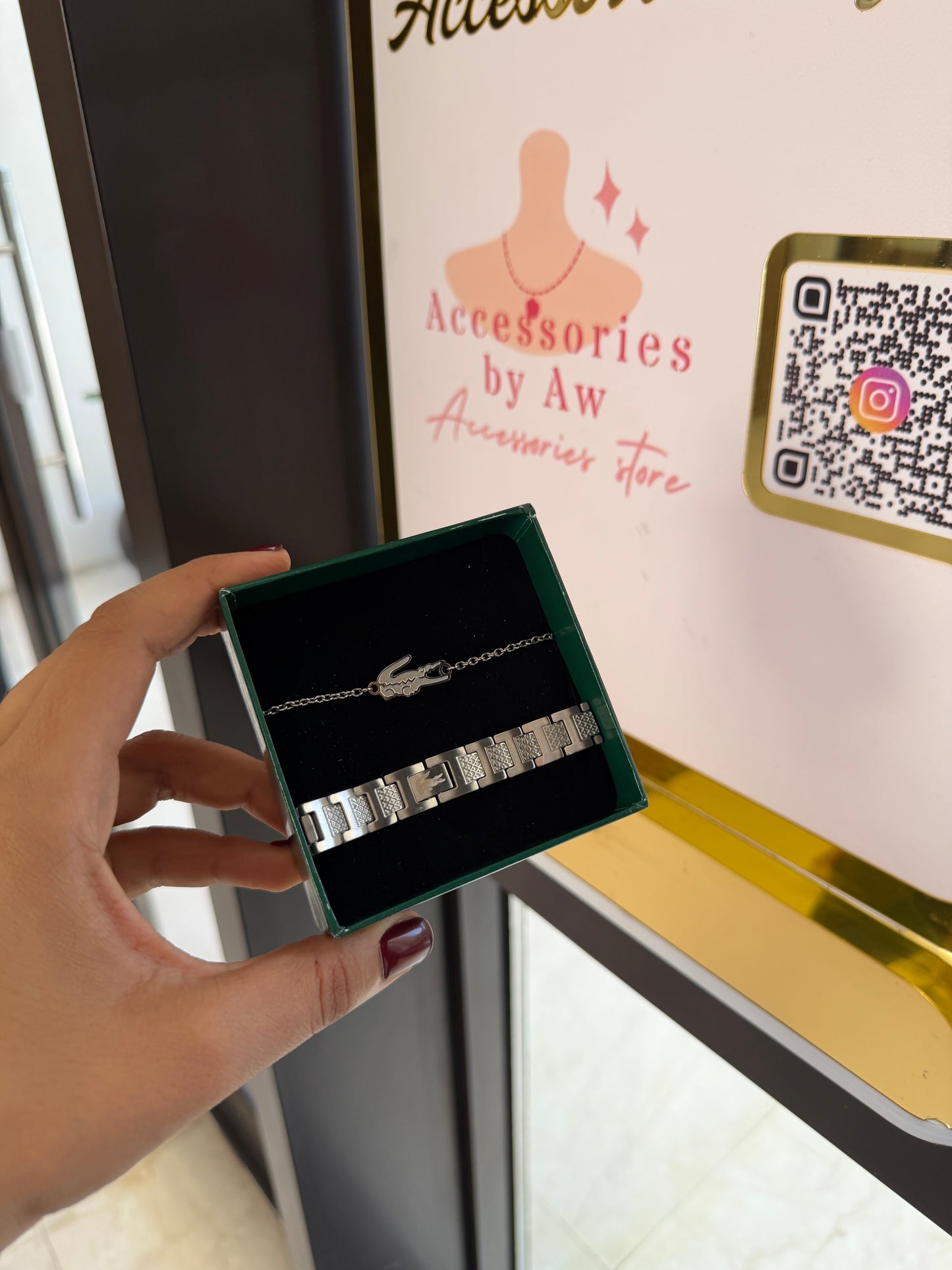 Deux bracelets Lacoste pour couple en acier inoxydable stanless steel matière