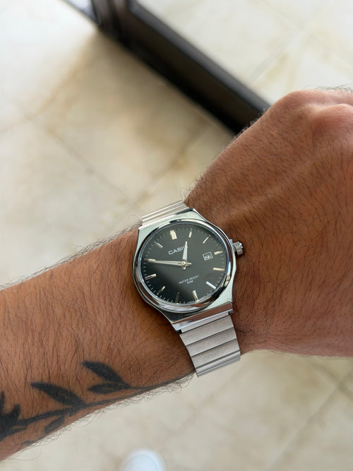 Casio Quartz Black Dial – Acier Argenté