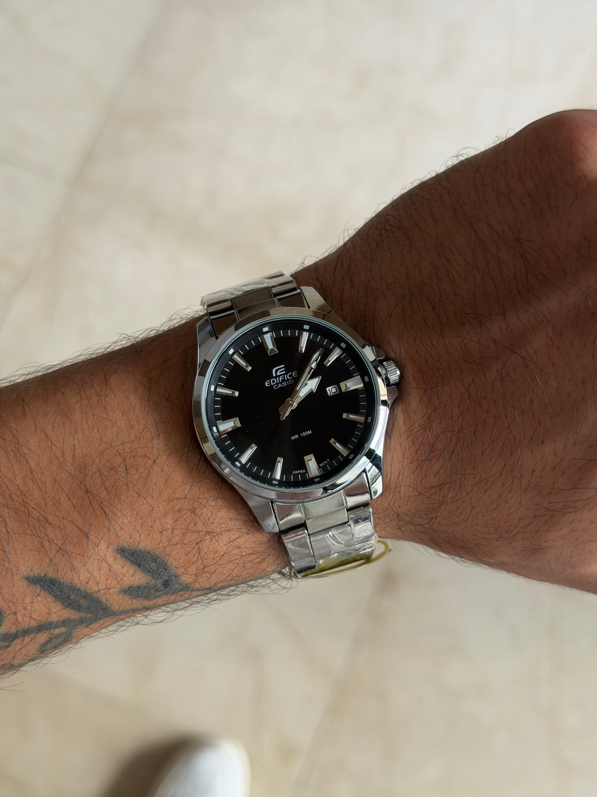 Casio Edifice Cadran Noir – Acier Argenté