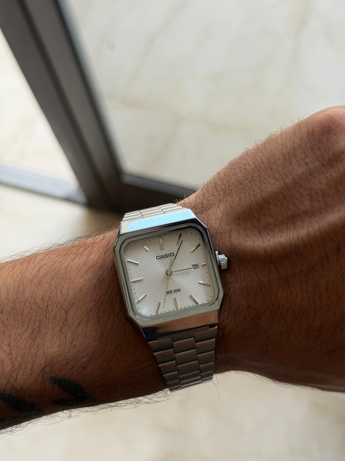 Casio carré blanc