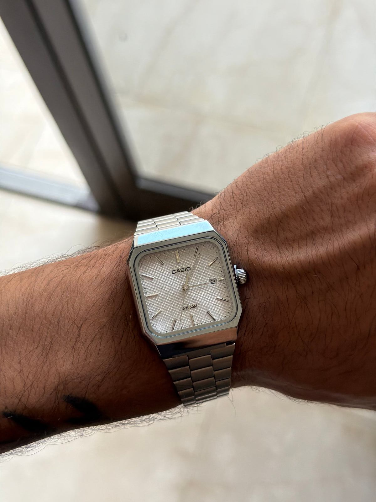 Casio carré blanc