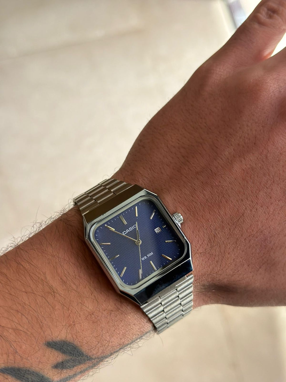 Casio carré Blue & Gold – WR 50M