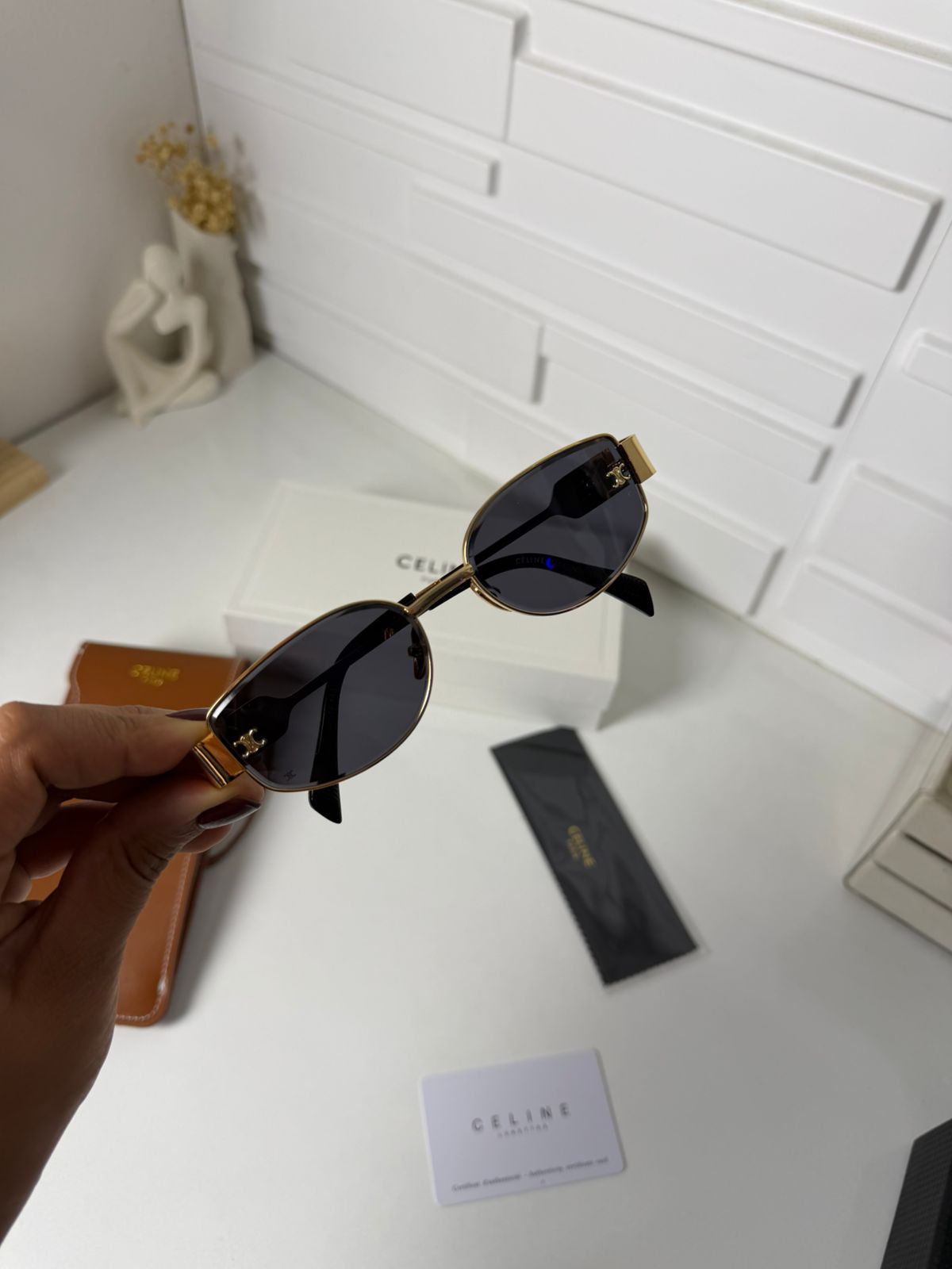 Lunettes de soleil œil-de-chat dorées – Verres noirs style luxe