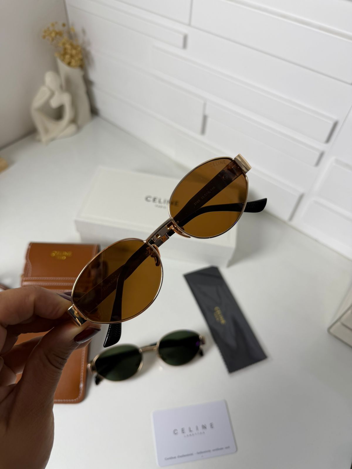 Lunettes de soleil ovales dorées – Verres ambrés