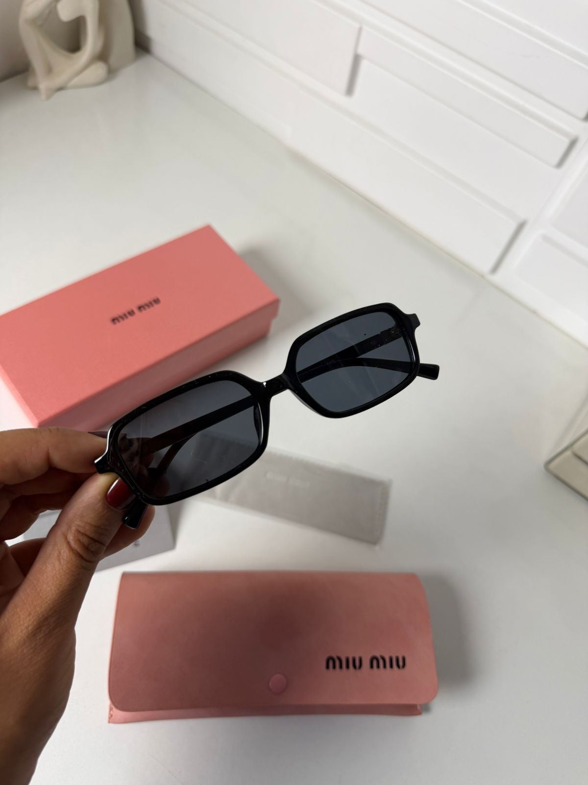Lunettes de soleil rectangulaires noires – Verres fumés