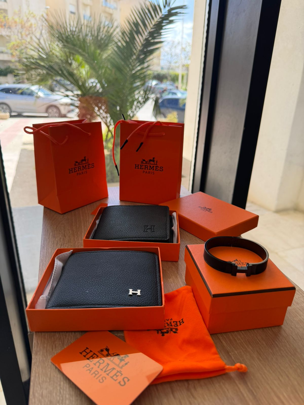 Coffret homme luxe – Portefeuille noir et bracelet assorti