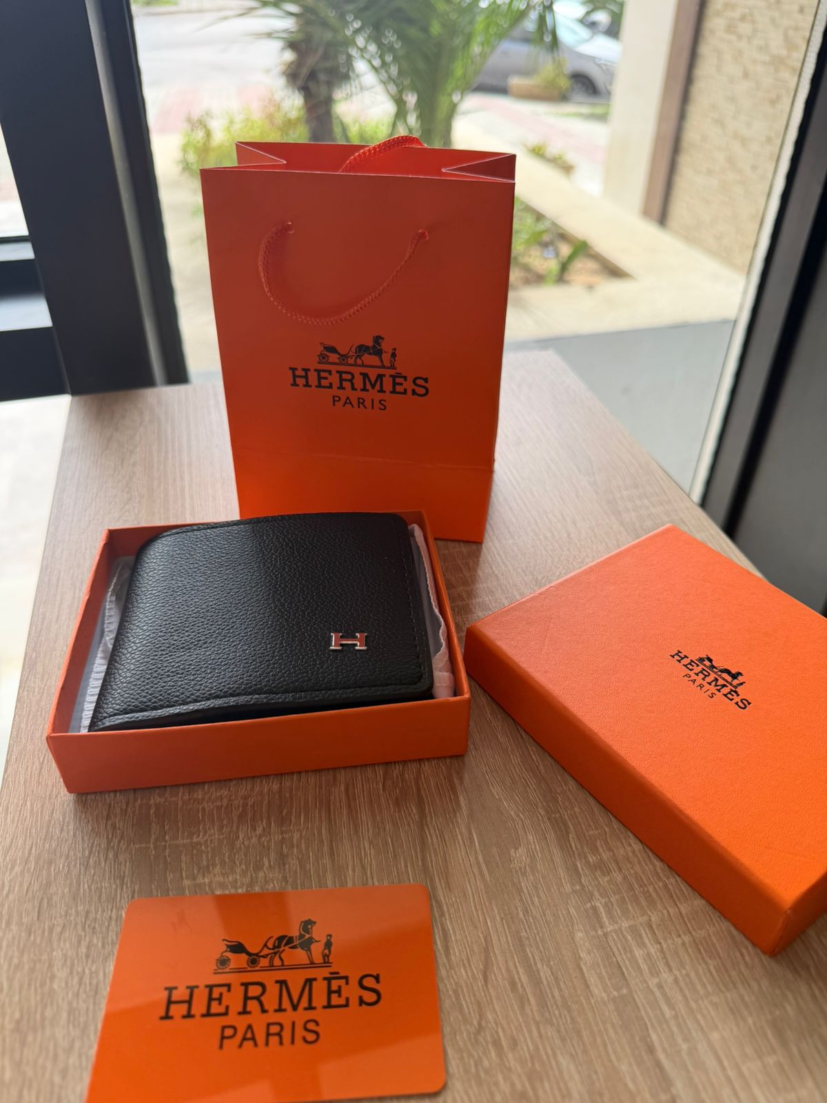 Portefeuille homme noir – Cuir texturé avec logo H argenté