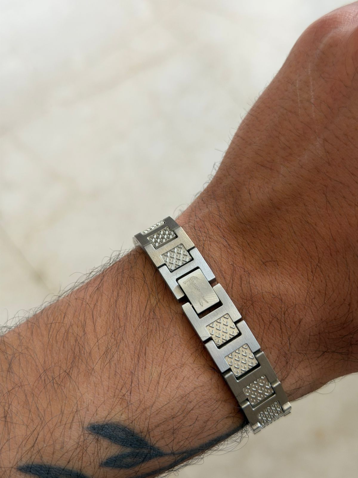 Coffret homme luxe – Portefeuille noir et bracelet argenté