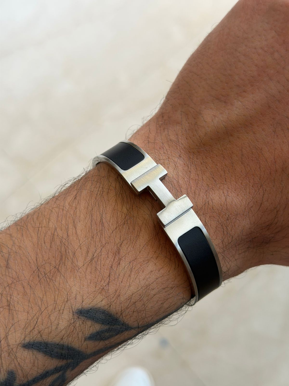 Bracelet Hermès Homme – Manchette Argent Brossé avec Fermoir H