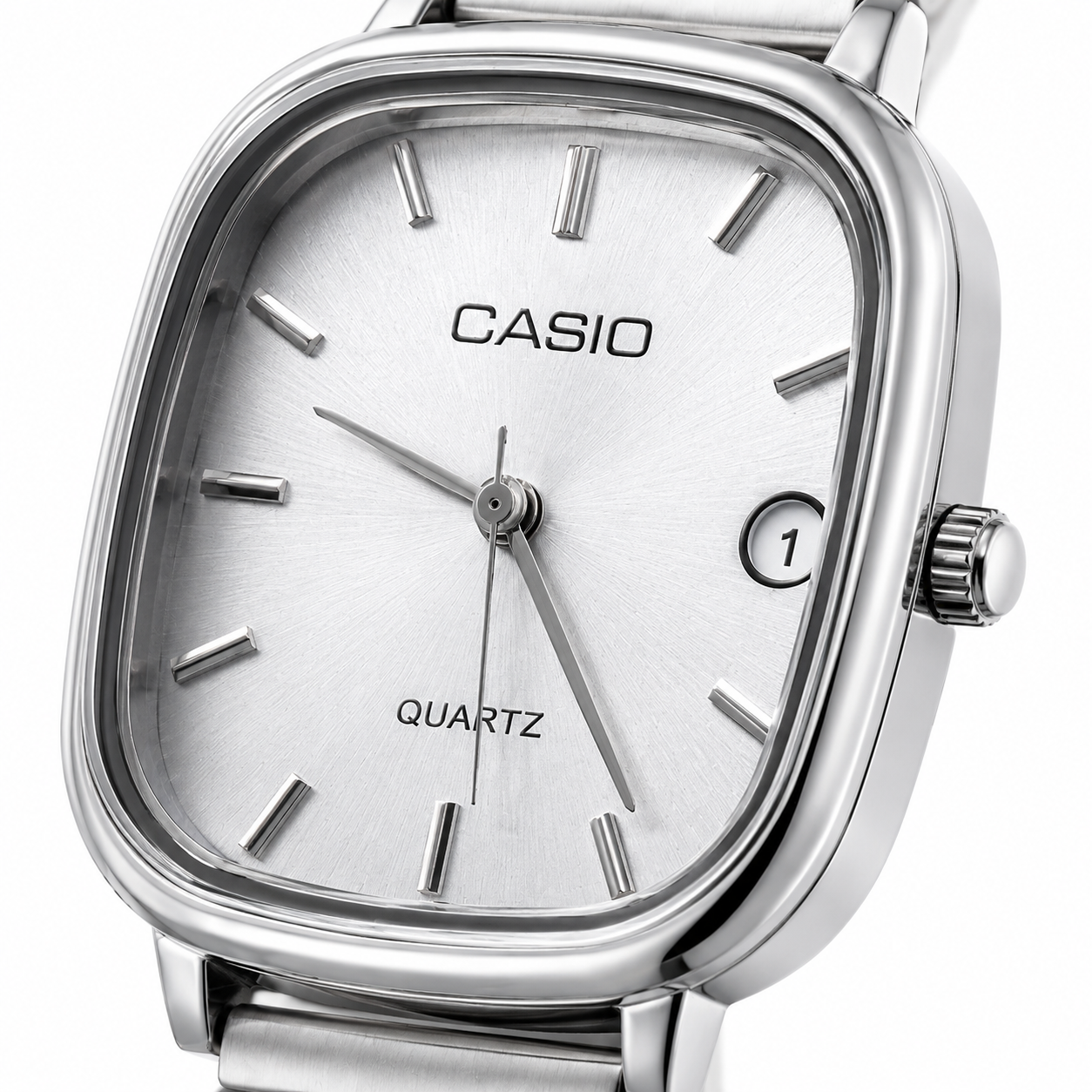 Montre Femme Casio Quartz Argentée – Cadran Carré Élégant avec Date, Bracelet Métallique Chic